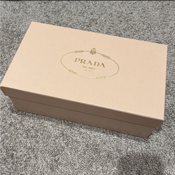 Authentic PRADA peep-toe pumps Size 40 - Picture 2 of 5